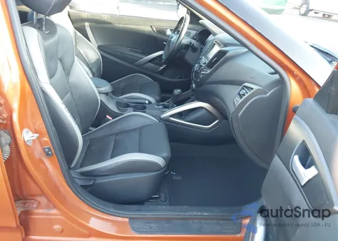 2016 Hyundai Veloster Turbo z USA, uszkodzony, nr VIN KMHTC6AE1GU260777